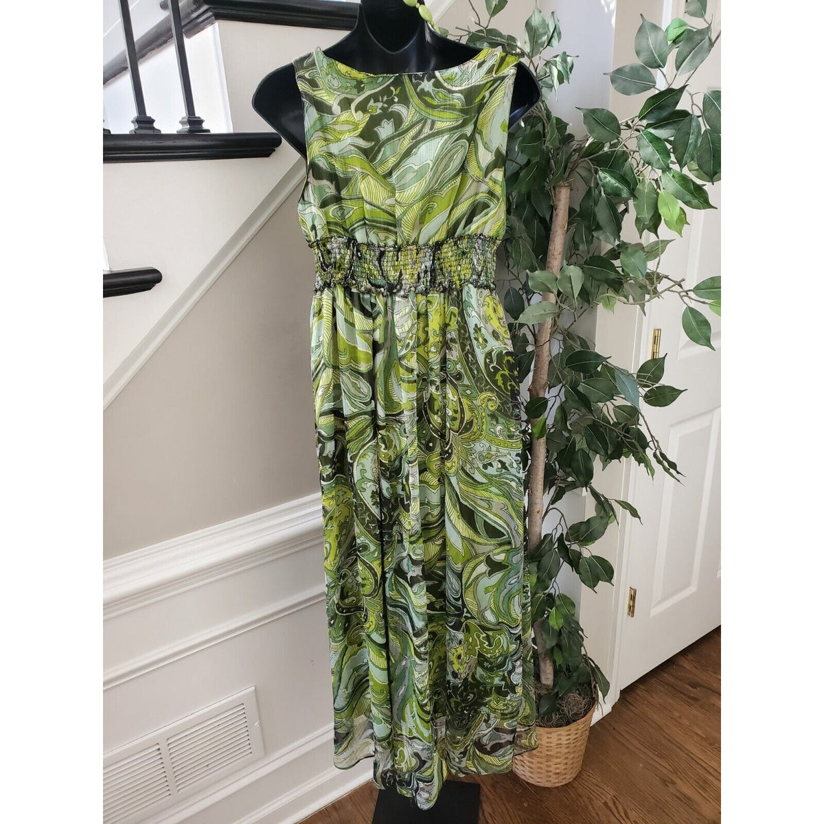 Magic Women's Green 100% Polyester V-Neck Sleeveless Long Maxi Dress Size Medium