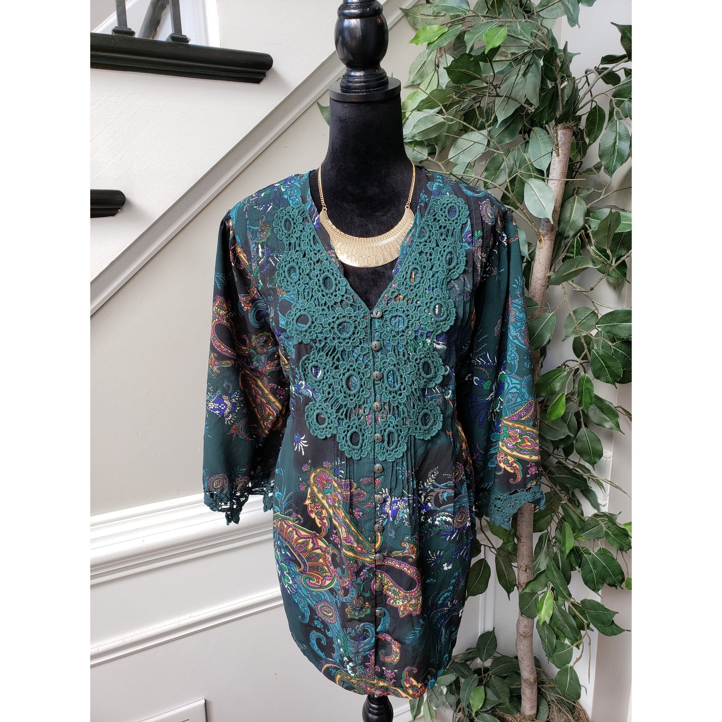 Denim 24/7 Tunic Top Womens 20W Green Paisley Lace Trim 3/4 Sleeve Button Front