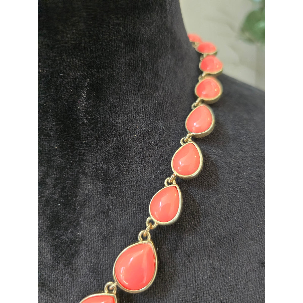 Jones New York Gold Tone Coral Teardrop Cabochon Statement Necklace