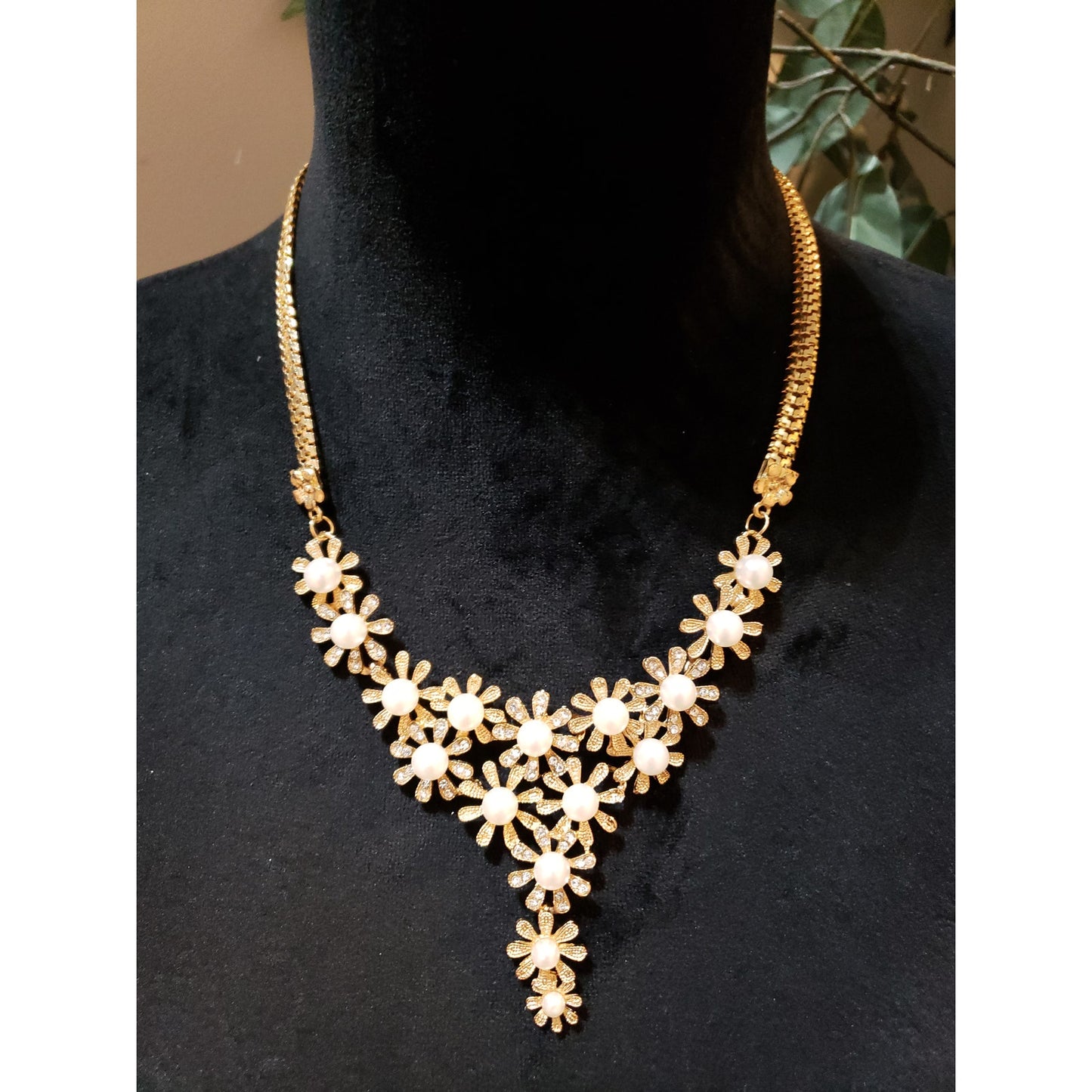 Womens Gold Tone Shimmery Faux Pearls Rhinestone Flower Statement Necklace