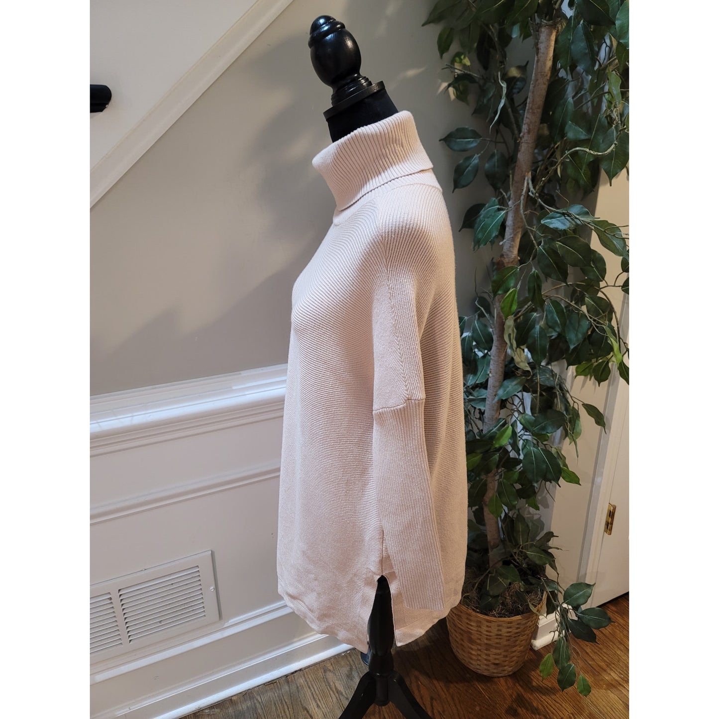 Lilly Scott Sweater Women's Medium Beige Long Sleeve Turtleneck Knit Tunic