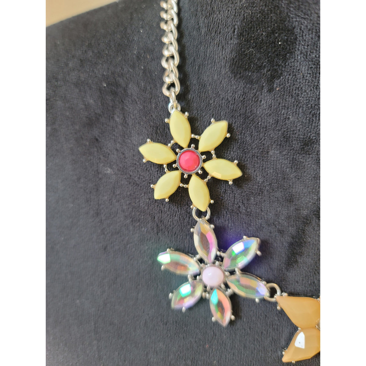 Women's Colorful Flower Statement Necklace With Crystals And Lobster Clasp Lock