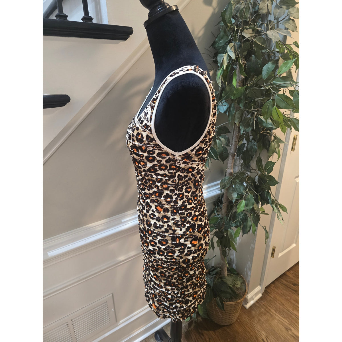 Women’s Small Leopard Print Bodycon Mini Dress Sleeveless Scoop Neck