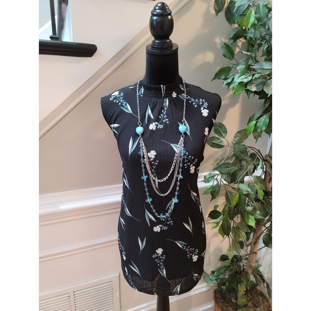 Apt. 9 Blouse Top Women’s Size 1X Black Floral Botanical Sleeveless Mock Neck