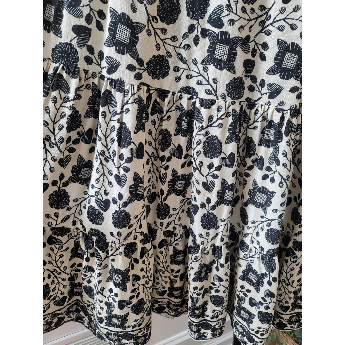 Max Studio A-Line Maxi Skirt Women's Large Cream/Black Floral Pleated Stretch
