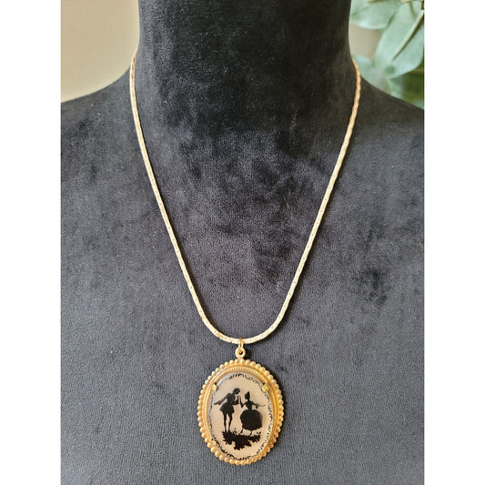 Women's Vintage Gold Oval Silhouette Pendant Necklace With Lobster Clasp Jewelry