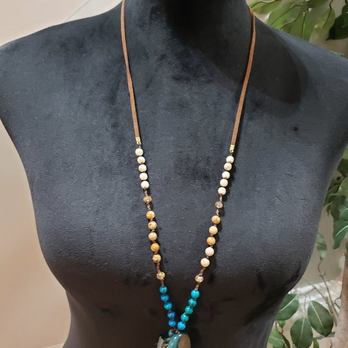 Women Natural Amazonite Turquoise Stone Pendant Collar Necklace w/ Lobster Clasp