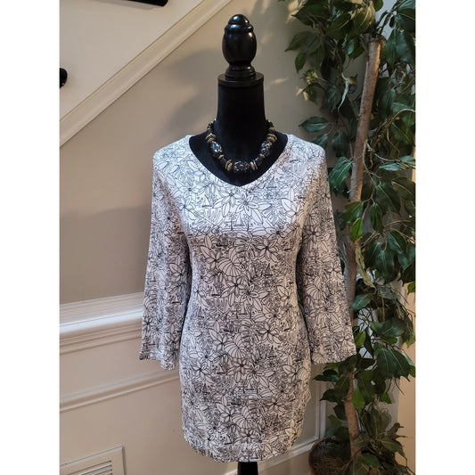 Chicos Weekends Tunic Top Womens Size 1 White Black Floral Print Stretch
