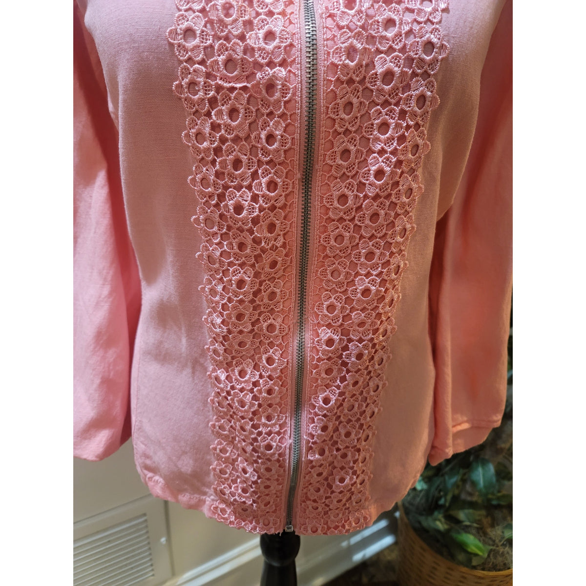 Ruby Rd. Blouse Jacket Women's SZ 18W Pink Crochet Lace Front Zipper Long Sleeve