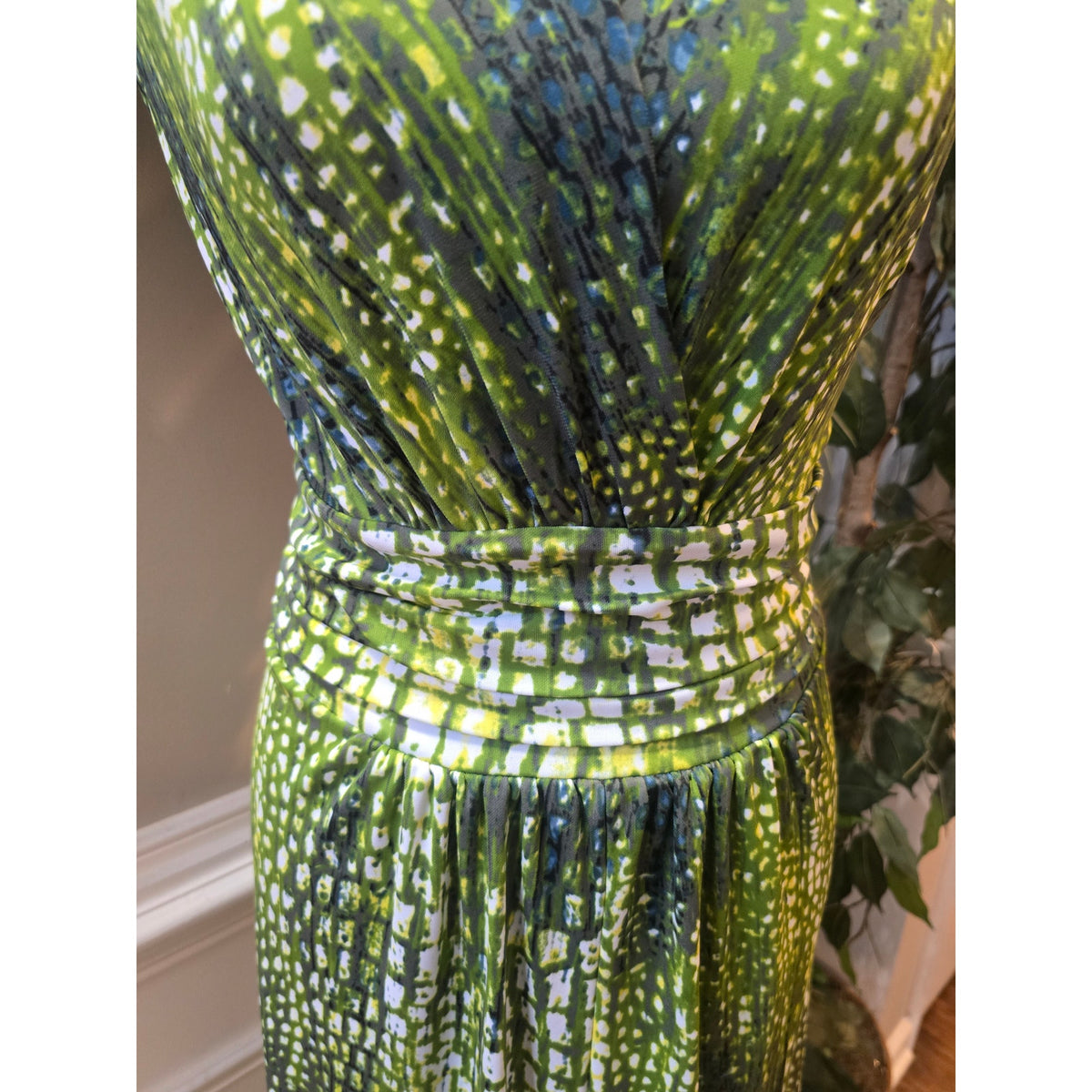 Jones New York A-Line Dress Women's Medium Green Geometric V-Neck Ruched Waist