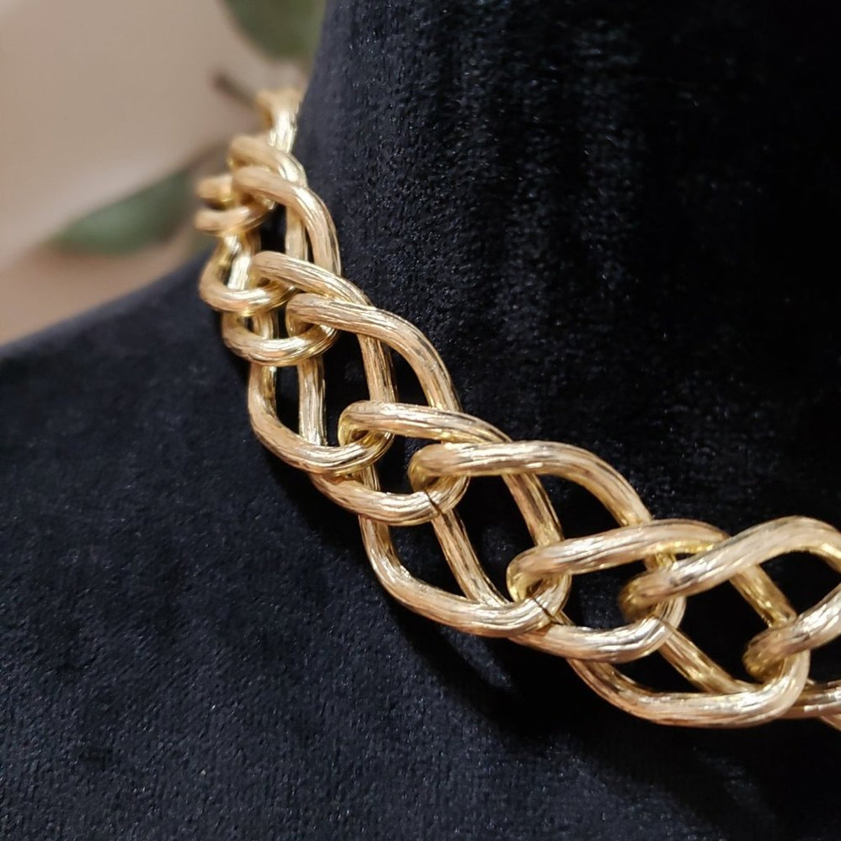 Womens Fashion Gold Tone Chunky Thick Chain Punk Chokers Necklace Twisted Lock