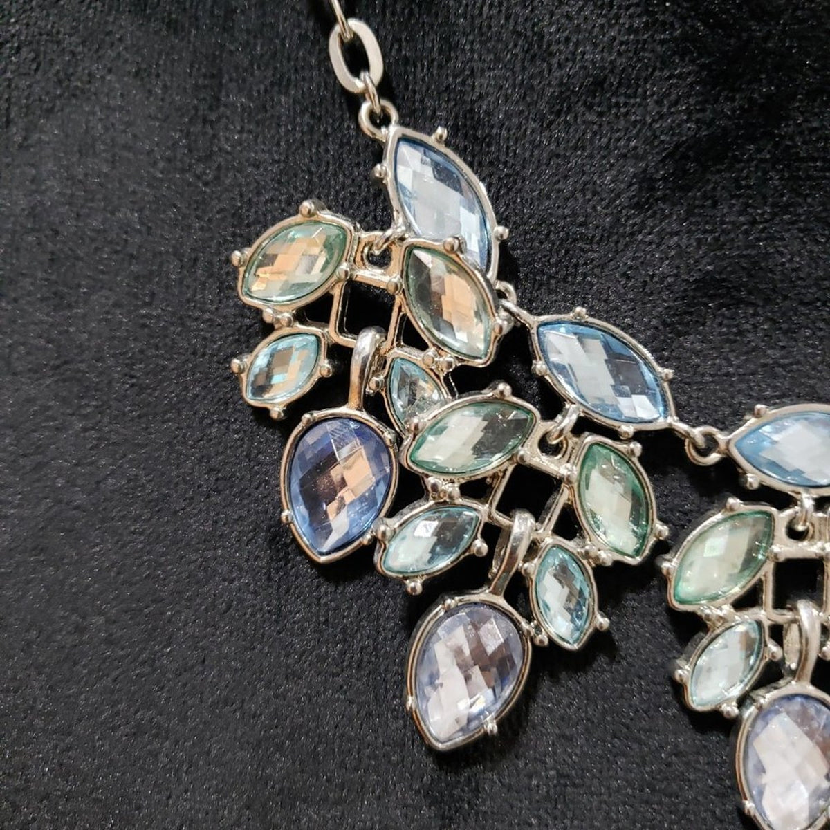 Womens Fashion Silver Aquamarine Glass Beads Collar Necklace with Lobster Clasp