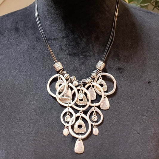 Women Silver Tone Open Hoop Ring Statement Necklace Jewelry with Lobster Clasp