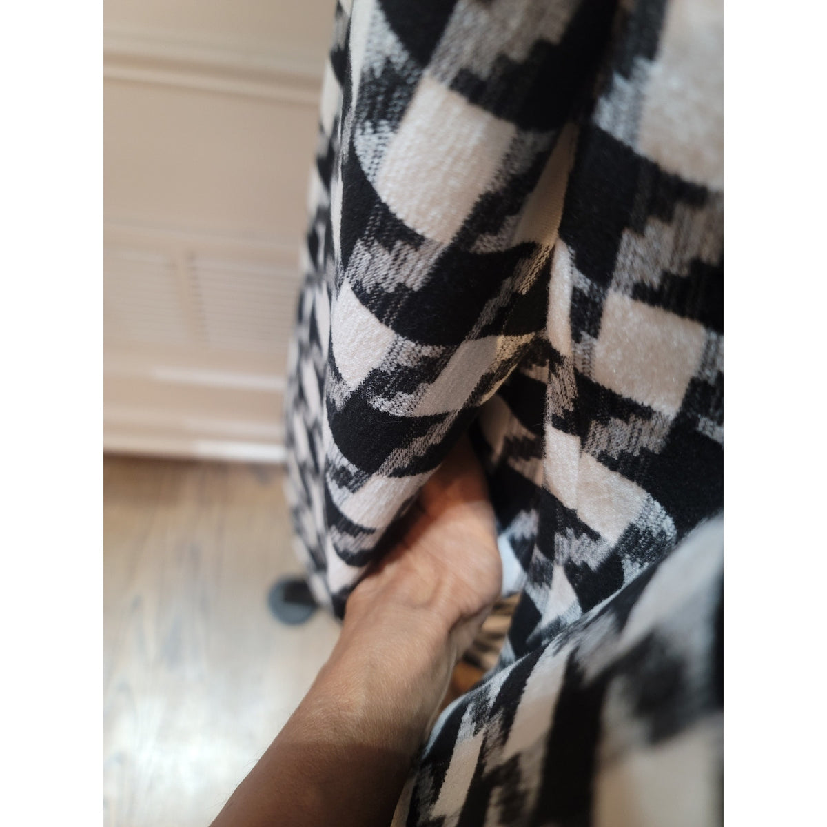 The Limited Duster Jacket Women's Size 6 White/Black Houndstooth Open Front Long Sleeve
