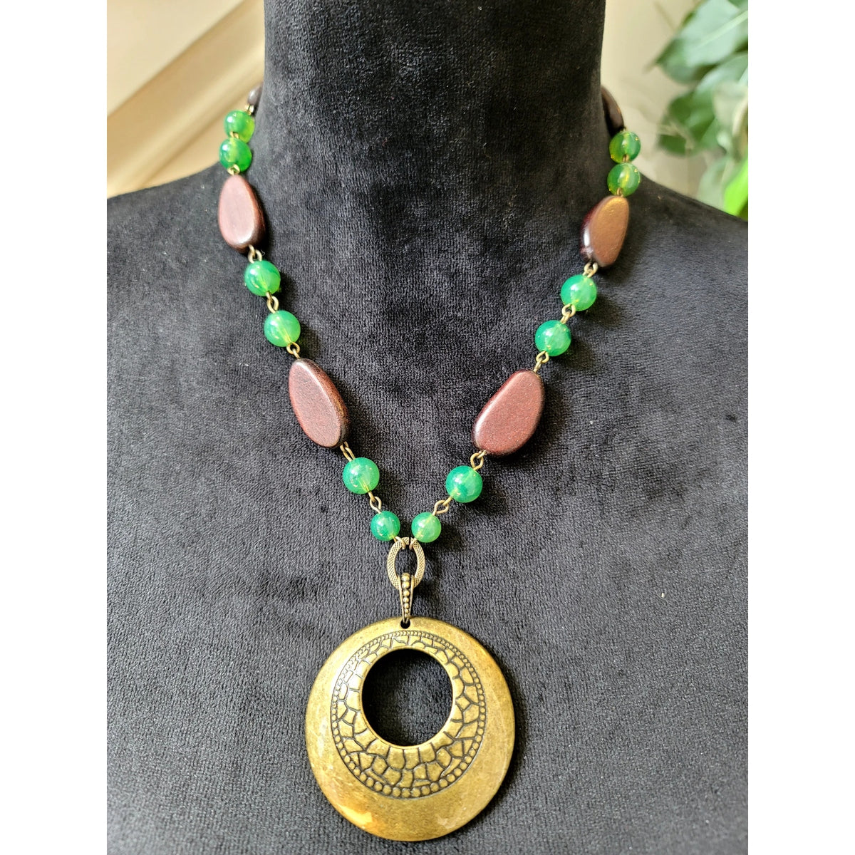 Boho Green Beaded Necklace Hammered Gold Tone Circle Pendant Statement Jewelry