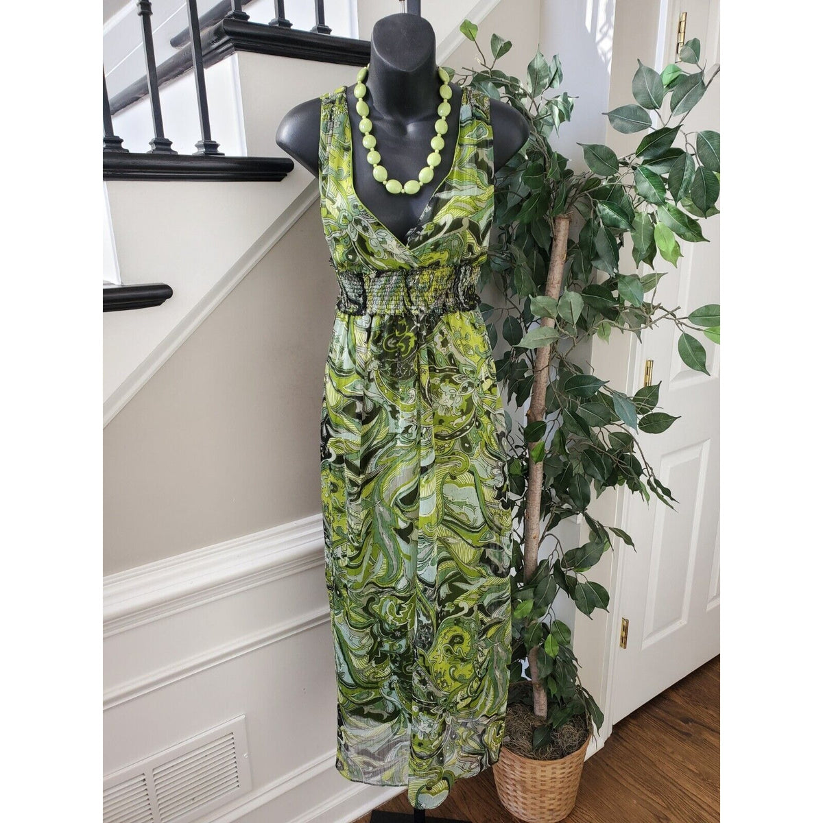 Magic Women's Green 100% Polyester V-Neck Sleeveless Long Maxi Dress Size Medium