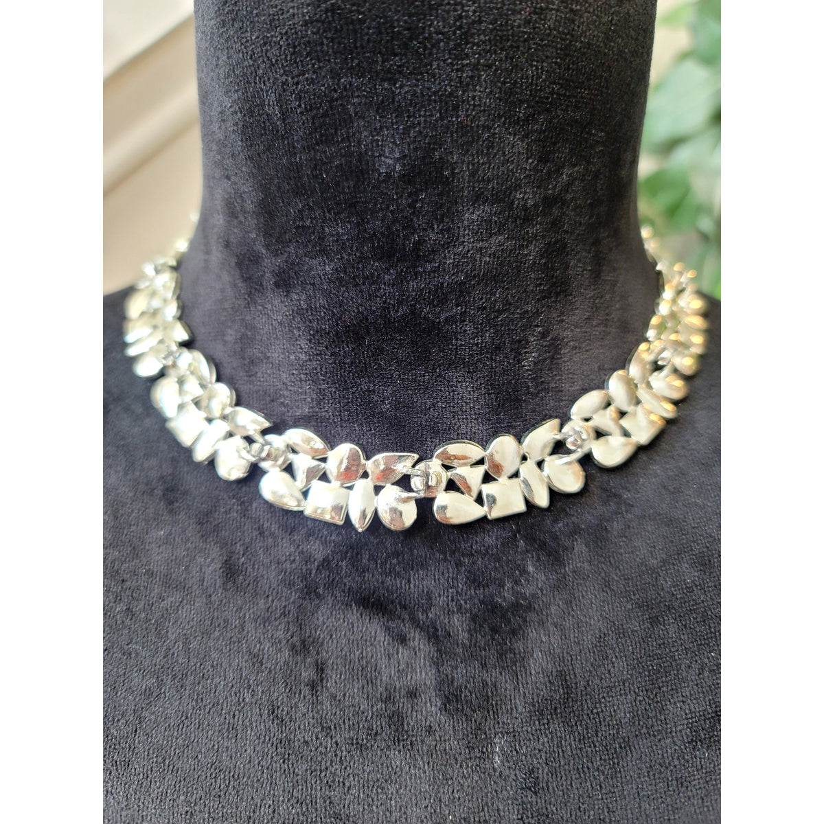 Women Silver Tone Leaf Link Choker Necklace Elegant Statement Fashion Jewelry