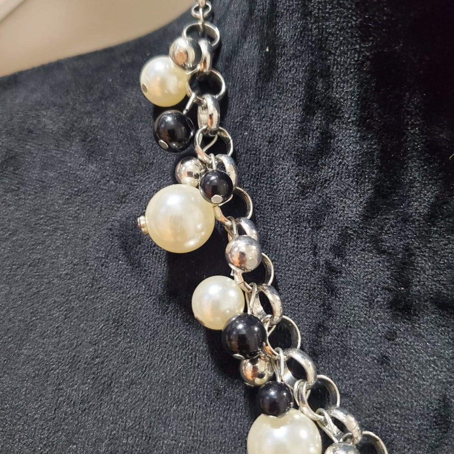 Womens White Black Upstater Pearl Link Chain Collar Necklace with Lobster Clasp