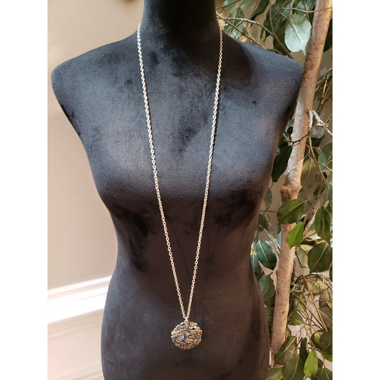 Womens Fashion Silver Tone Blue Rhinestone Substantial Roses Pendant Necklace