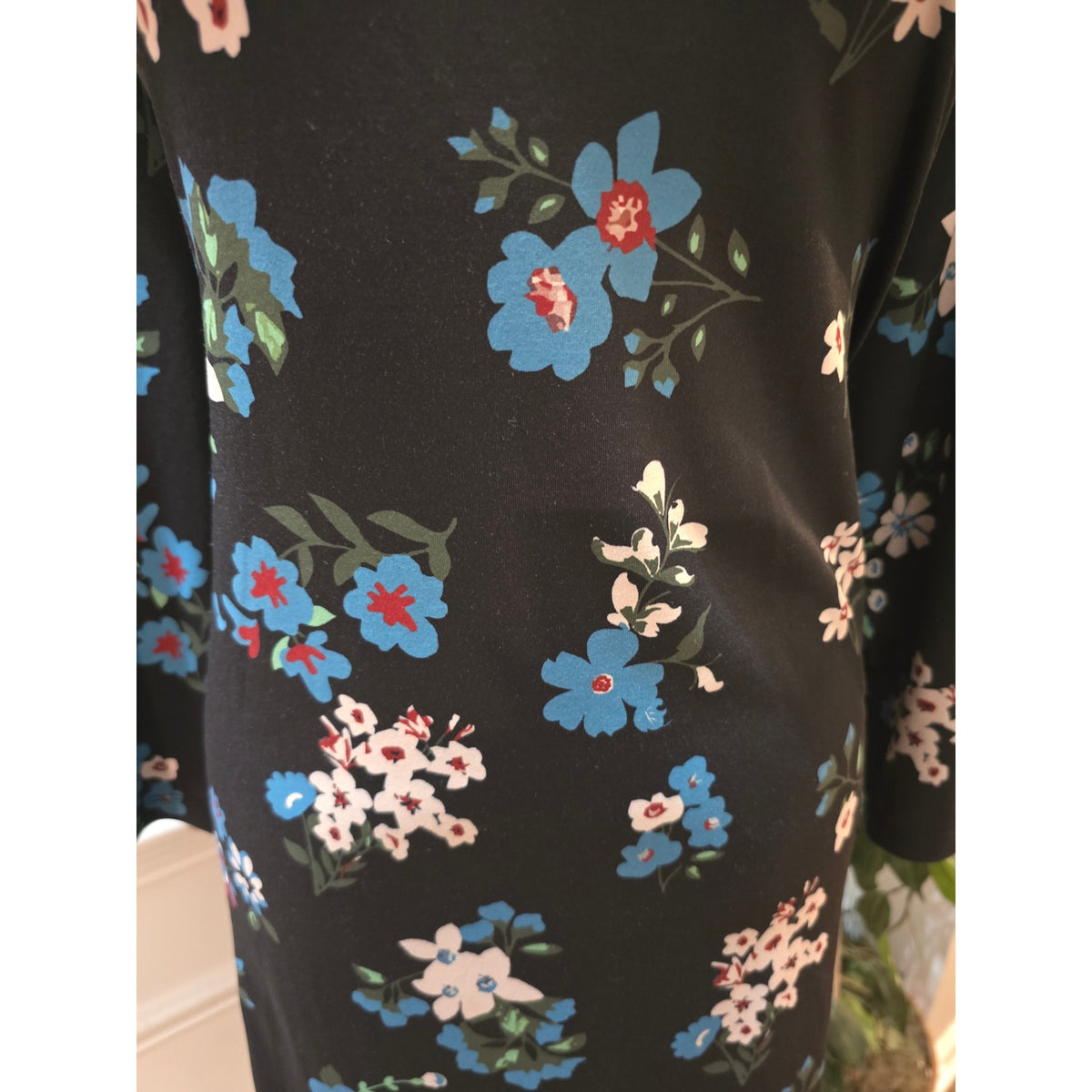 Floral Dress Women's Size 2XL Black Blue UPF 50 Long Sleeves V Neck With Pockets