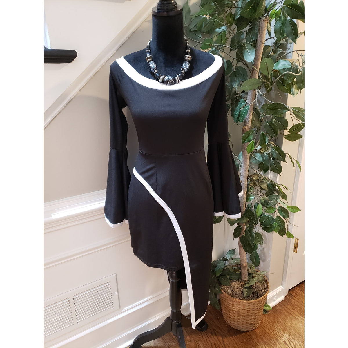Bodycon Dress Womens XL Black White Off Shoulder Bell Sleeve Asymmetrical Party