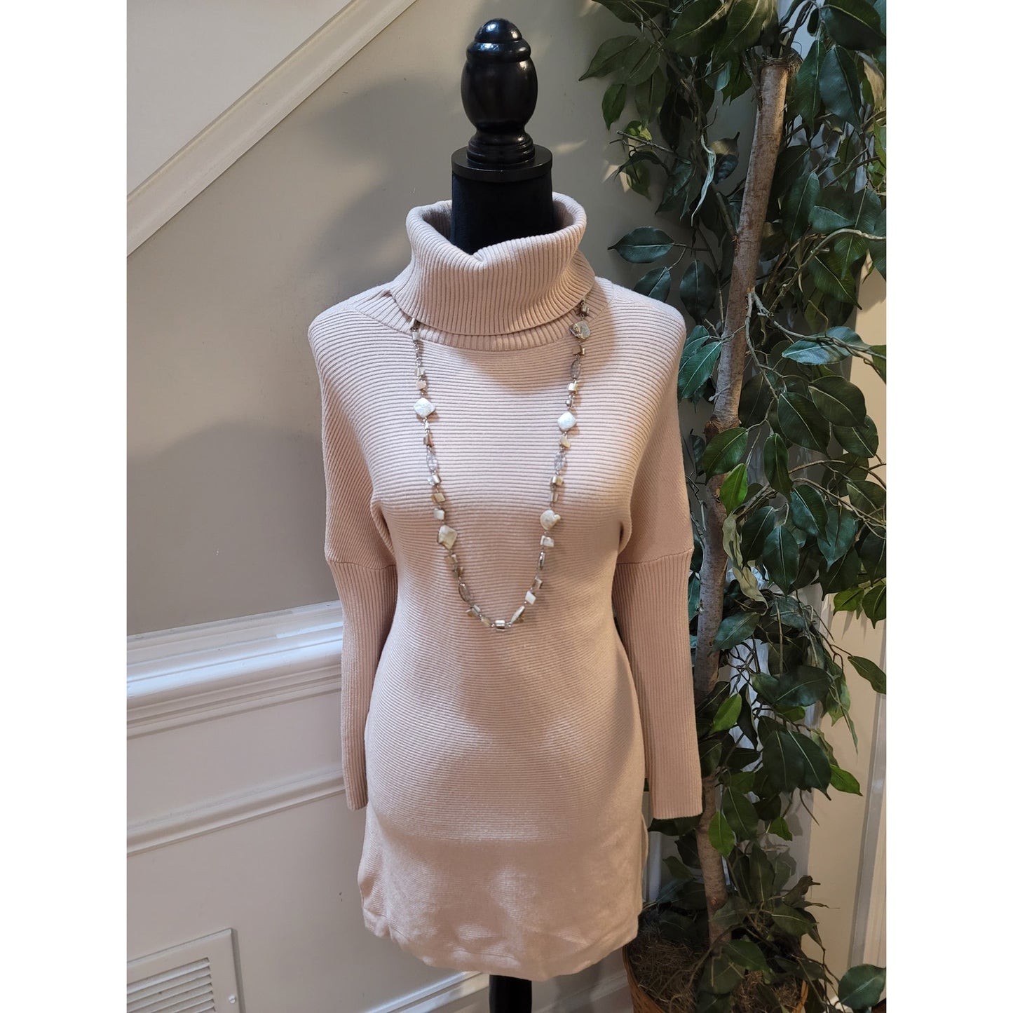 Lilly Scott Sweater Women's Medium Beige Long Sleeve Turtleneck Knit Tunic