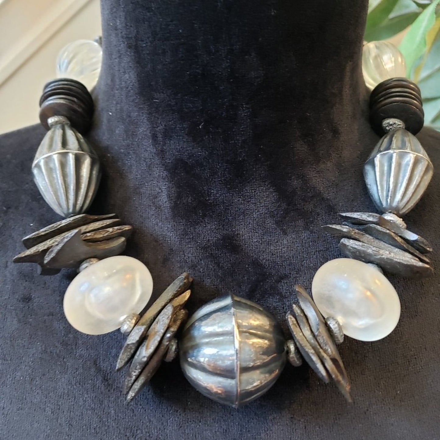 Womens Fashion Silver Plated & Large Balls Collar Necklace with Barrel Clasp