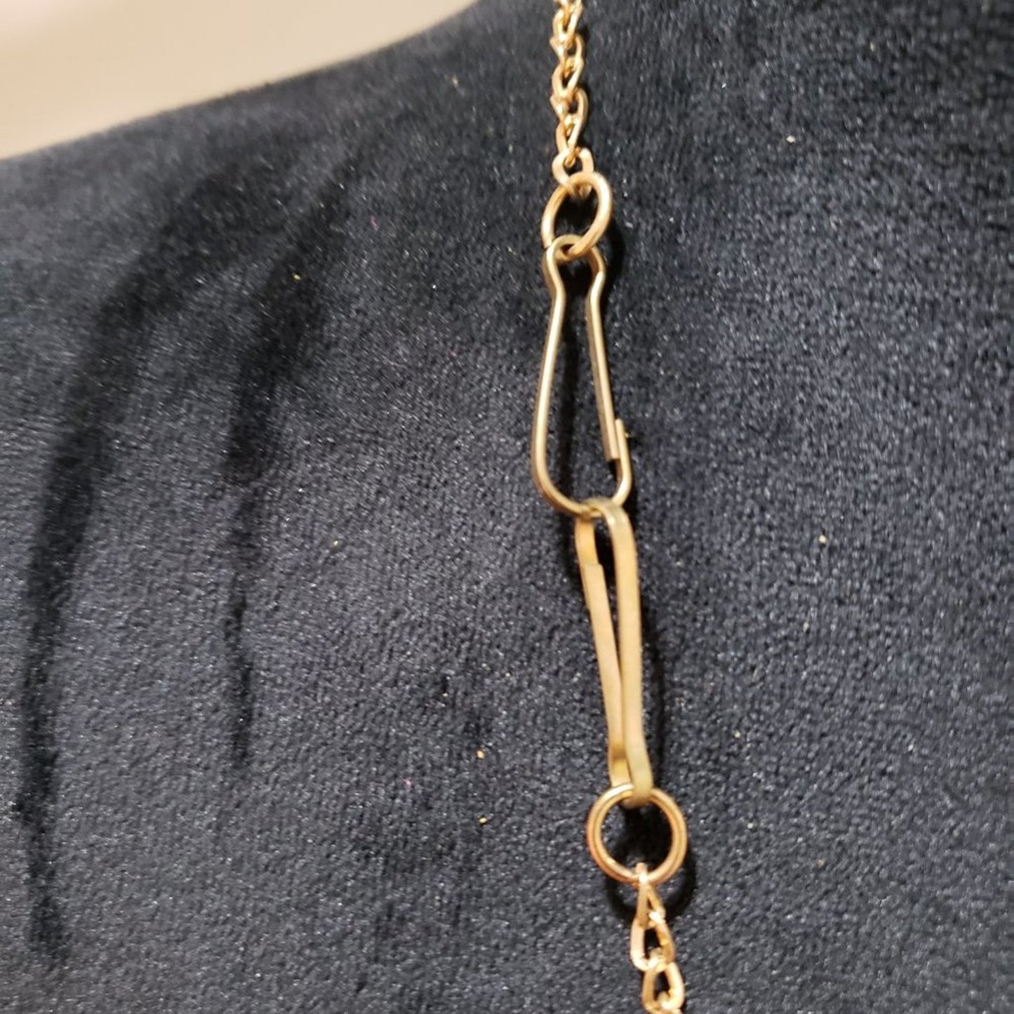 Womens Fashion Gold Tone Round Dangling Floral Pendant Necklace w/ Lobster Clasp