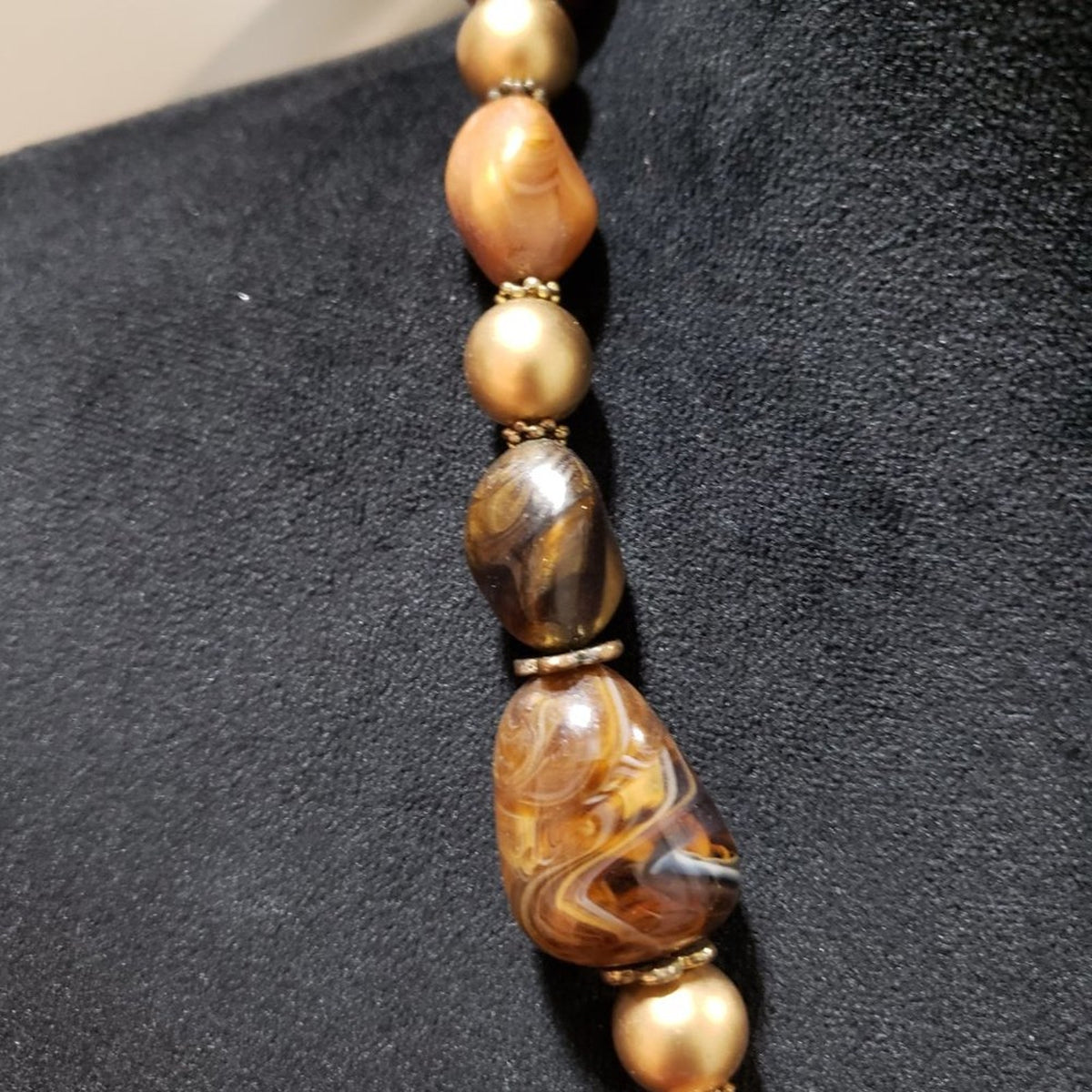 Women Fashion Yellow Carved Tigers Eye Beads Collar Necklace with Lobster Clasp