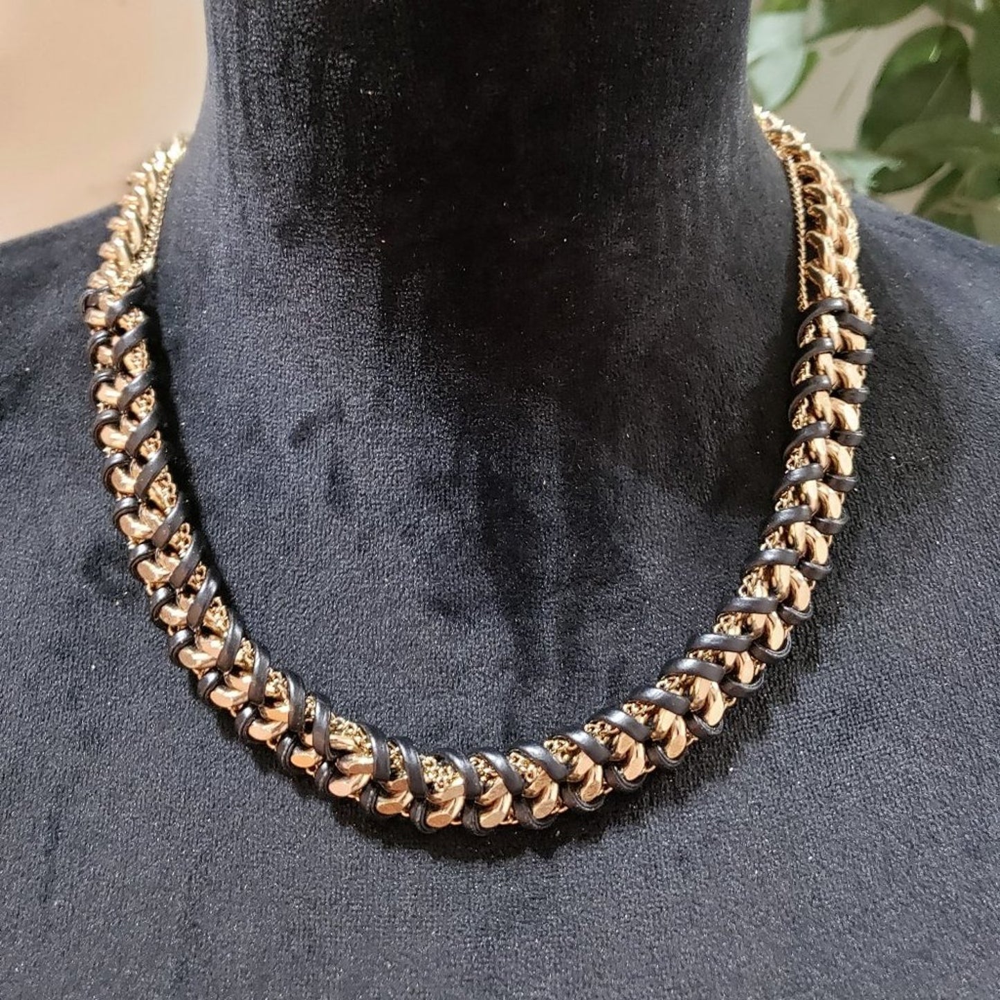 Womens Fashion Chain Link Leather Wrap Gold Tone Collar Necklace Lobster Clasp