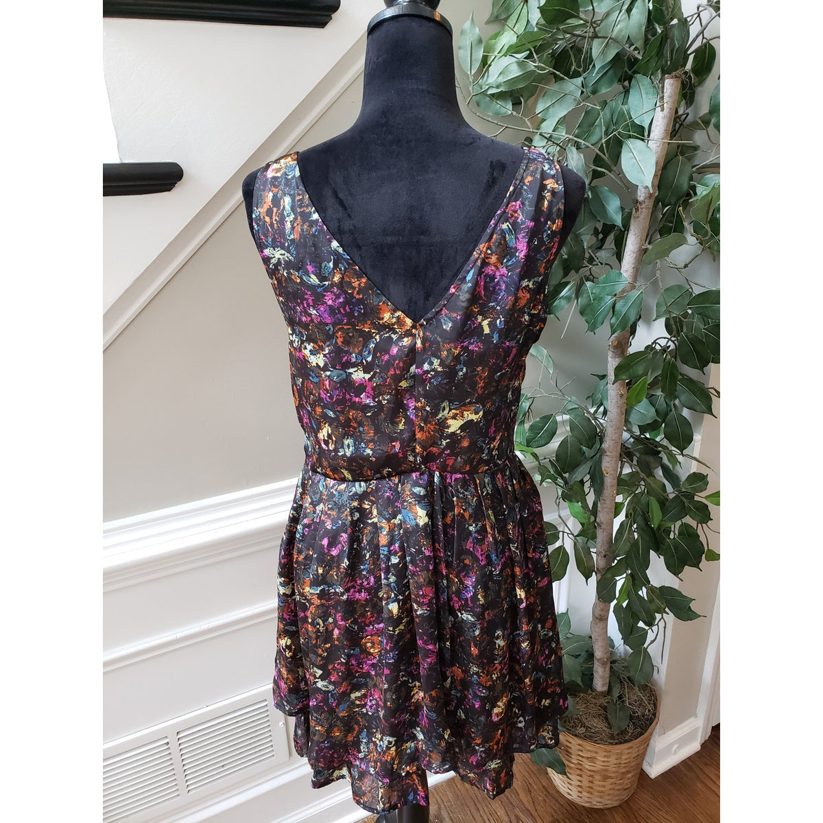 JACK Sheer Dress Womens M Black Geo Print Lined Pleated Fit & Flare Wide Strap