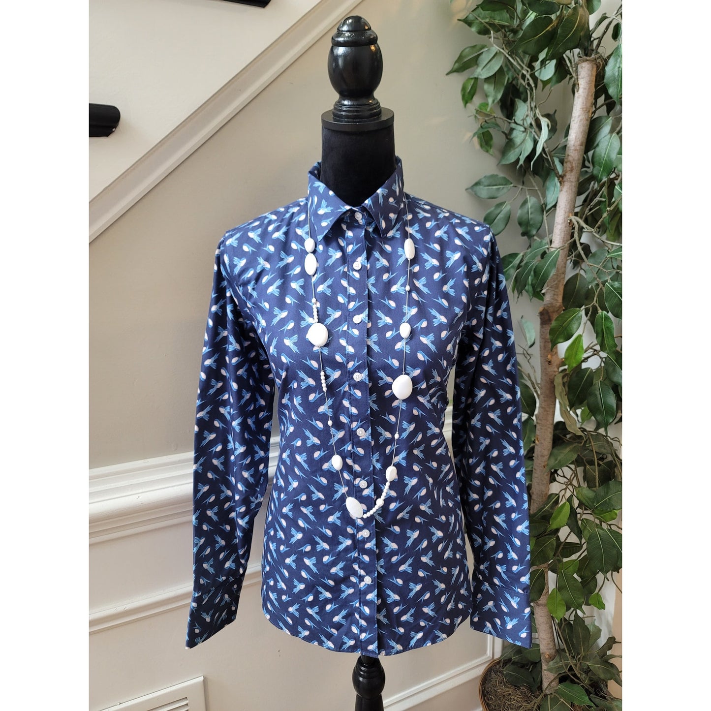 Lands End Shirt Women's Size 8 Blue Bird Print Long Sleeve Supima Cotton No Iron