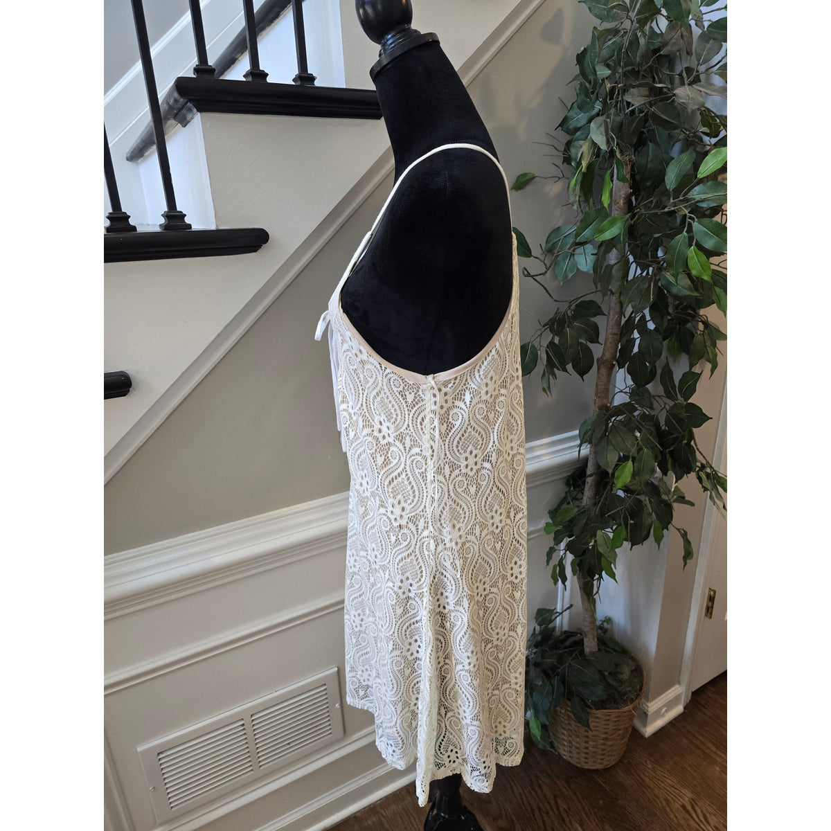 Love J A-Line Mini Dress Women's Large White Crochet Lace Grommet Tie Lined