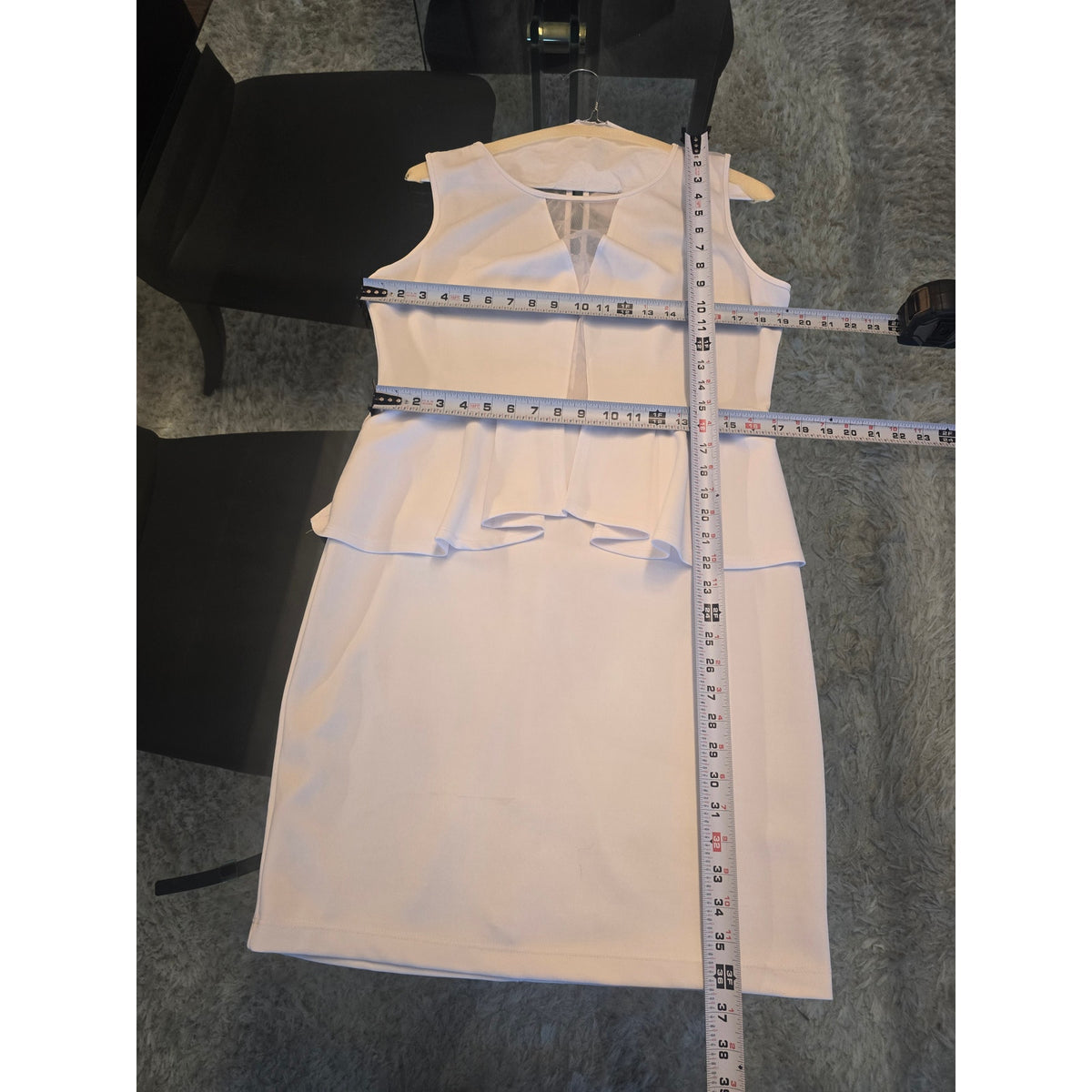 Fashion To Figure Sheath Dress Women's Size 1X White Peplum Waist Back Keyhole