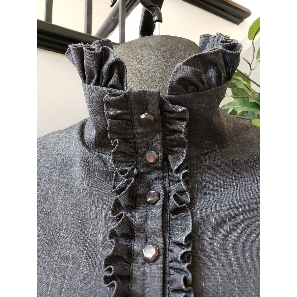 Britt Lintner Sheath Dress Women 10 Black Ruffle Trim Mock Neck 1/2 Button Front