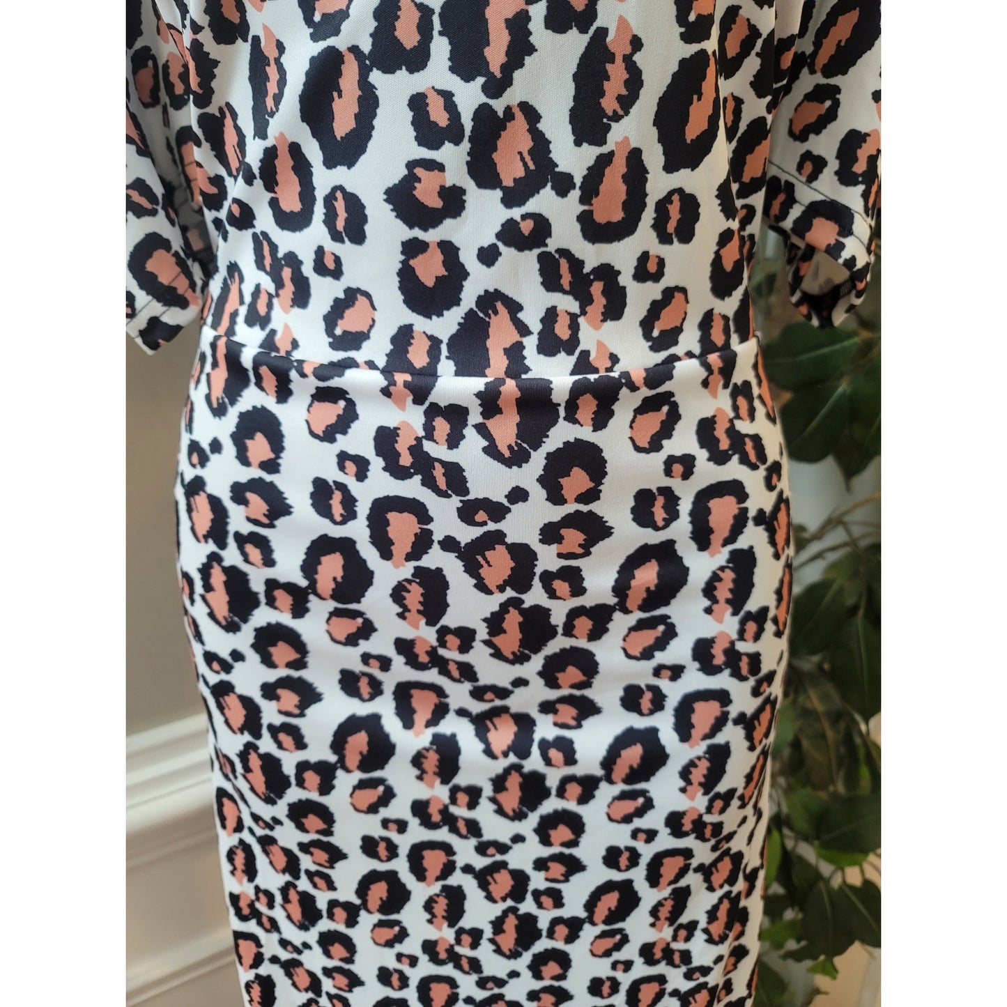 Leopard Print Midi Dress Women Size Medium White Black Pink Stretchy Ruffle
