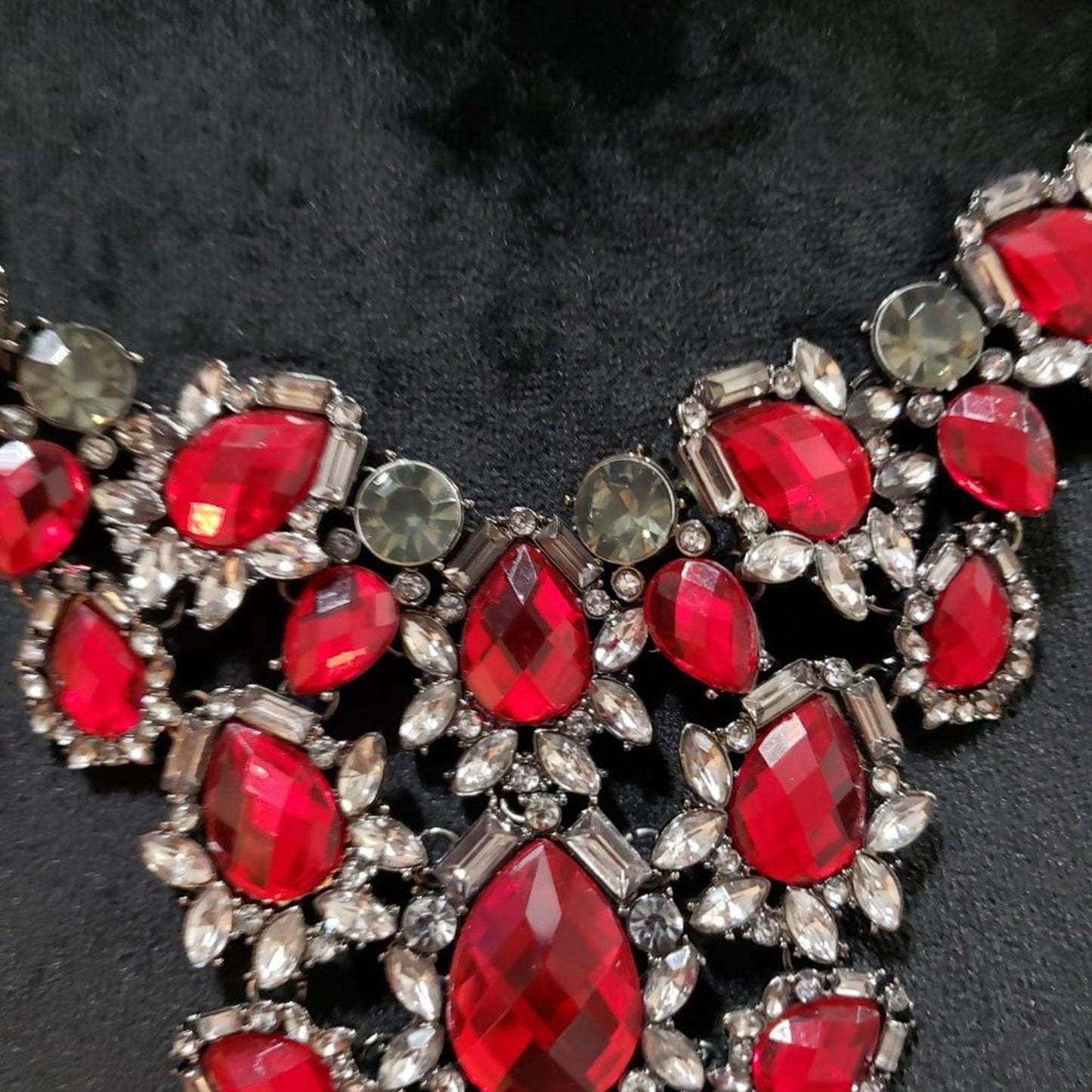 Torrid Women Red Rhinestones Faceted Crystal Silver Tone Collar Necklace Lobster