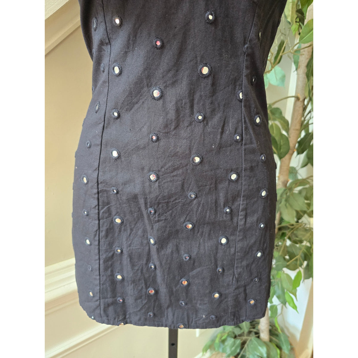 Lovers+Friends Eyelet Mirror Dress Women SZ XXS Black Ruffle V-Neck Cap sleeves