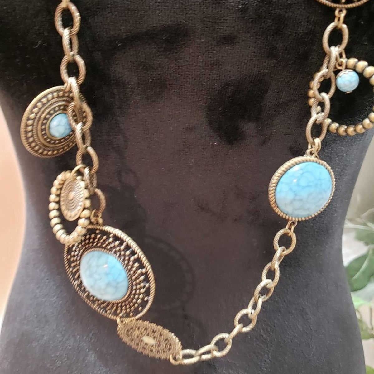 Chico's Women Fashion Belt Faux Turquoise Long Collar Necklace w/ Lobster Clasp