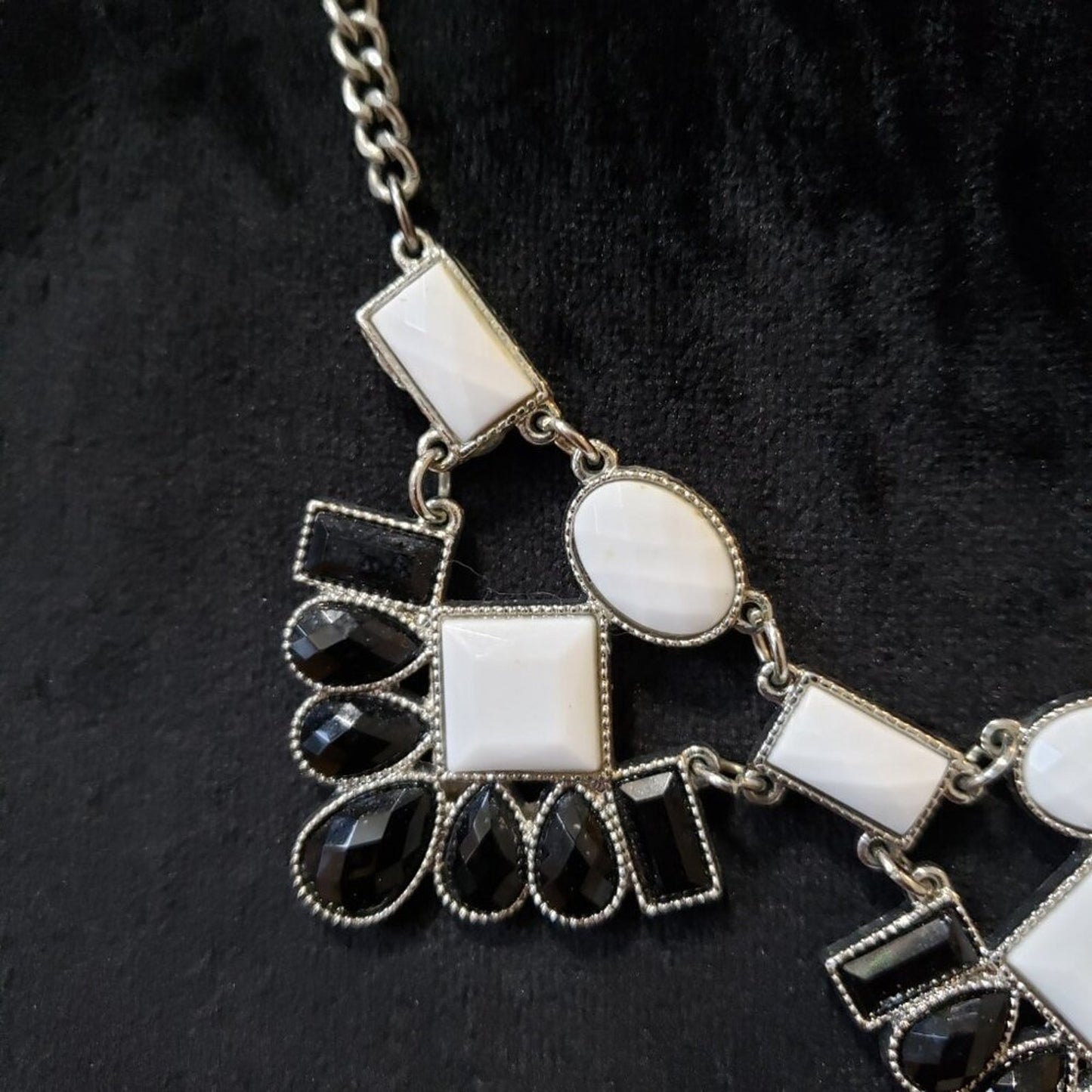 Womens Black White Beaded Silver Tone Chain Necklace Jewelry with Lobster Clasp