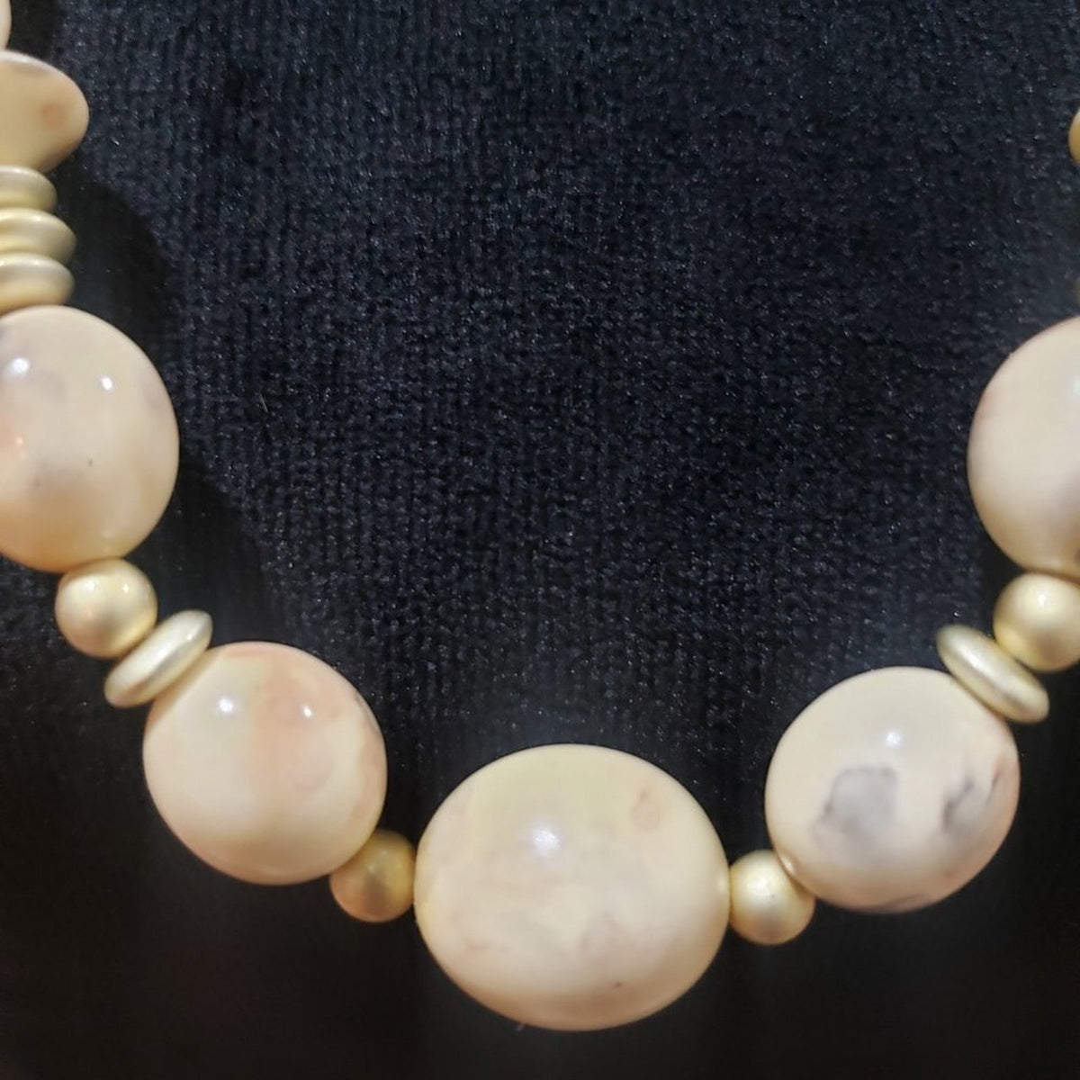 Womens Fashion Beige Chunky Round Beaded Necklace Jewellery w/ Lobster Clasp