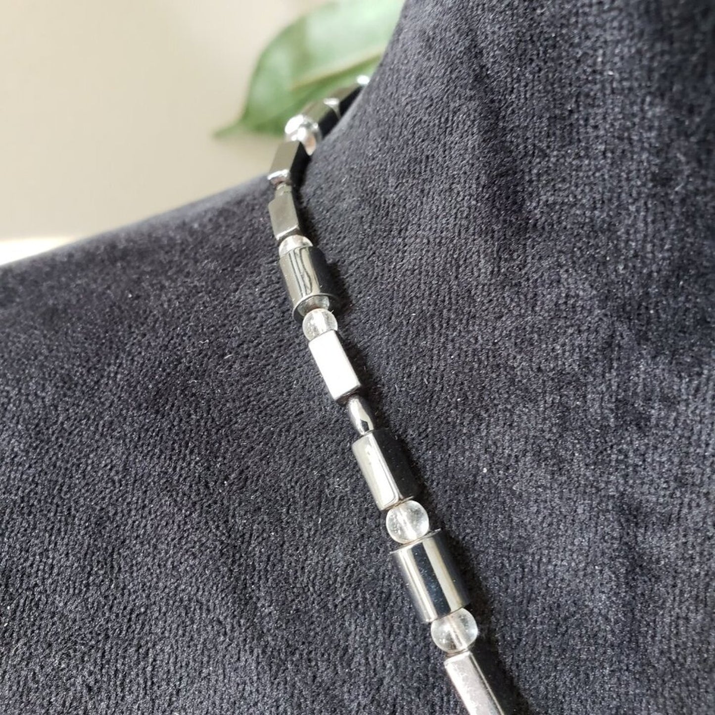 Women's Fashion Magnetic Hematite Geo-Shaped Collar Necklace with Lobster Clasp