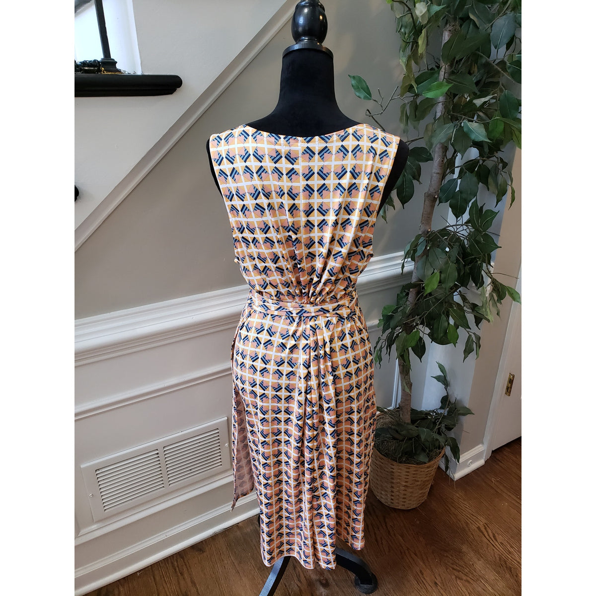 JustFab Dress Womens 1X Multicolor Sleeveless V-Neck Belted Geometric Print
