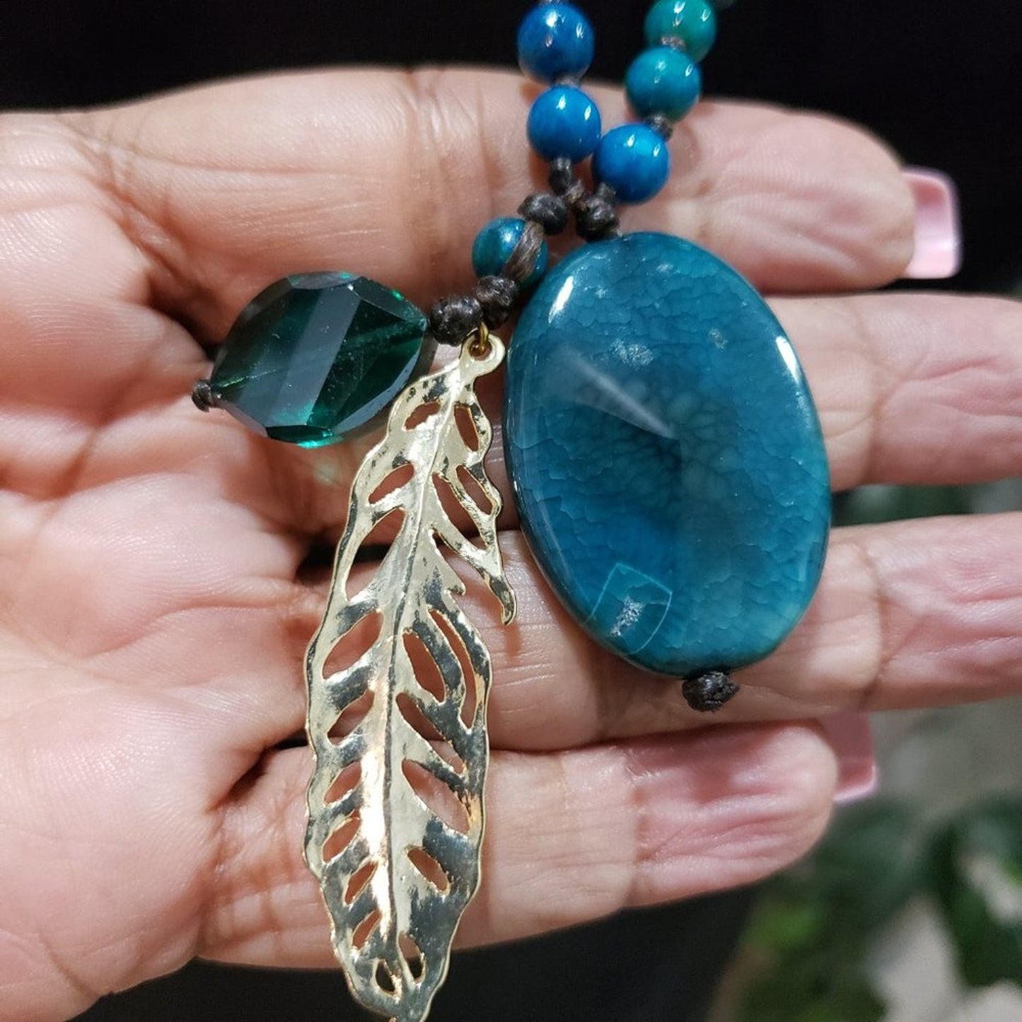 Women Natural Amazonite Turquoise Stone Pendant Collar Necklace w/ Lobster Clasp
