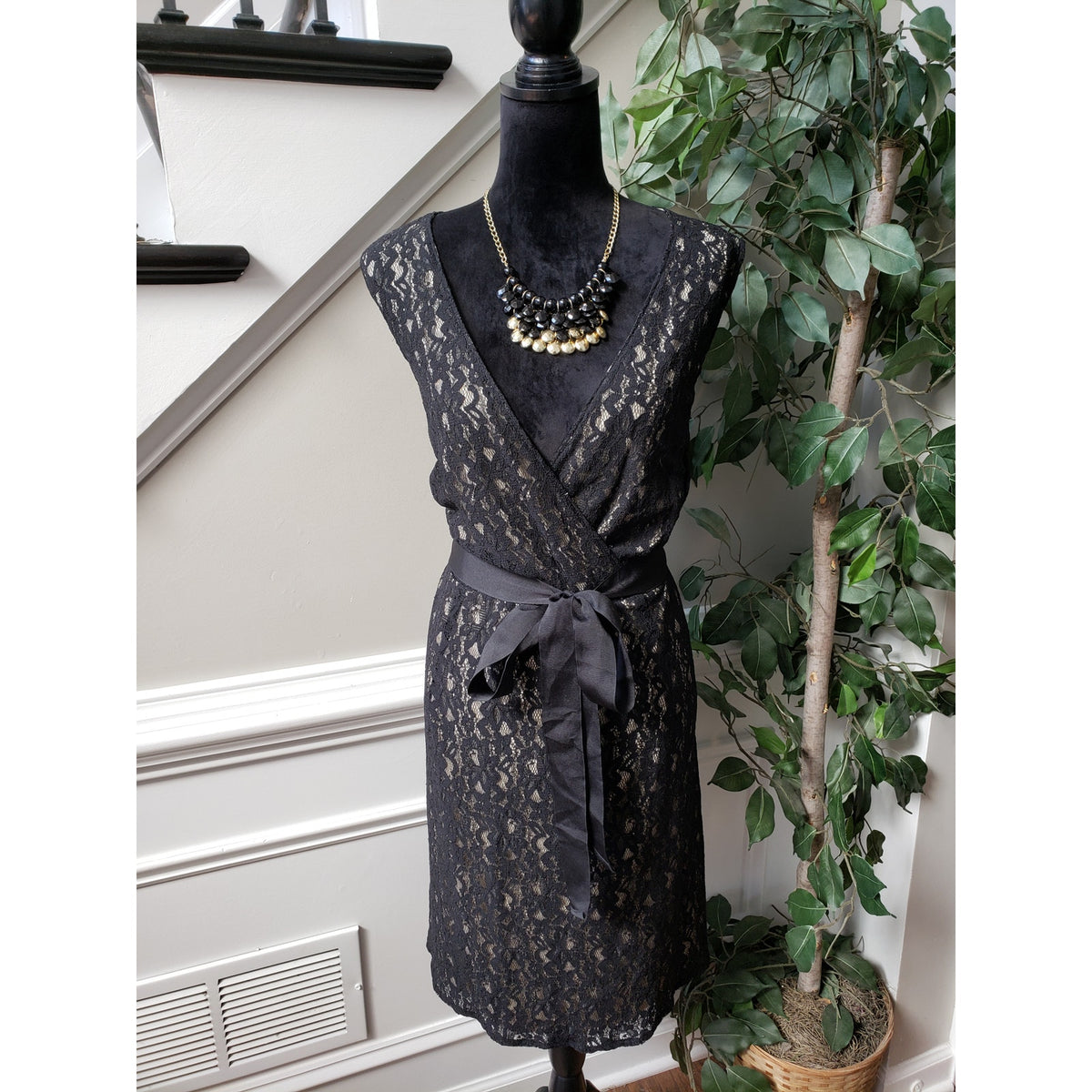 Lane Bryant Shift Dress Women's Size 22 Black Lace Lined Tie Waist Wrap V Neck