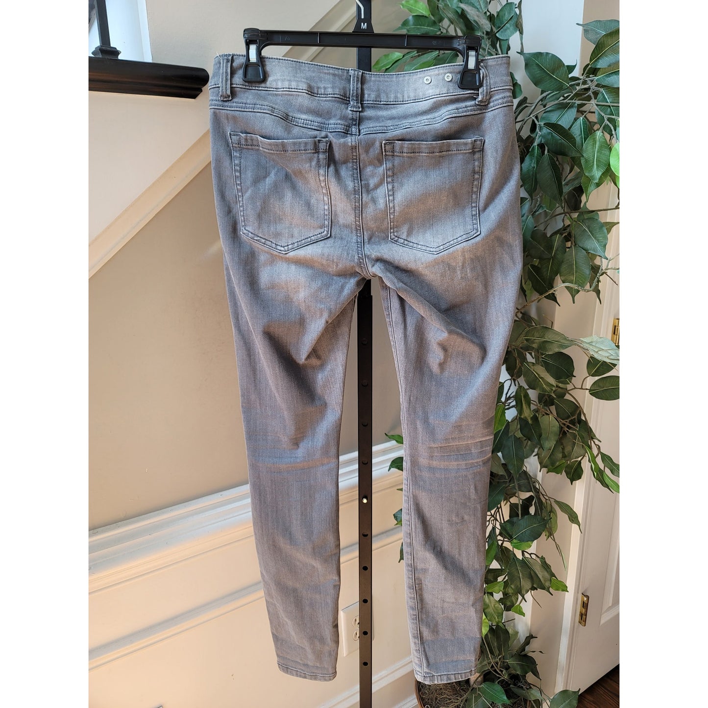 Cabi Skinny Jeans Women's Size 4 Gray Cotton Blend Zipper Stretch Lightweight