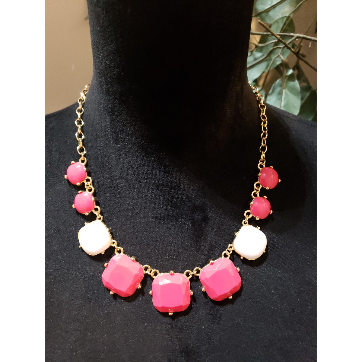 Womens Gold Tone Faceted Coral Pink and White Squared Away Collar Necklace