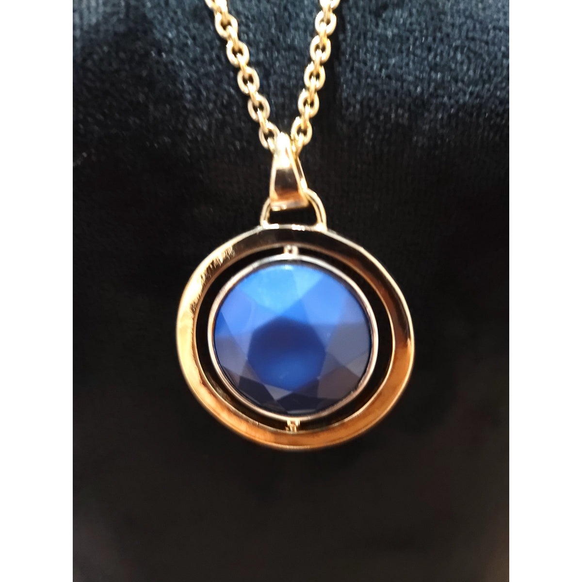 Women's Gold Tone Necklace Blue Faceted Pendant Lobster Clasp Fashion Jewelry