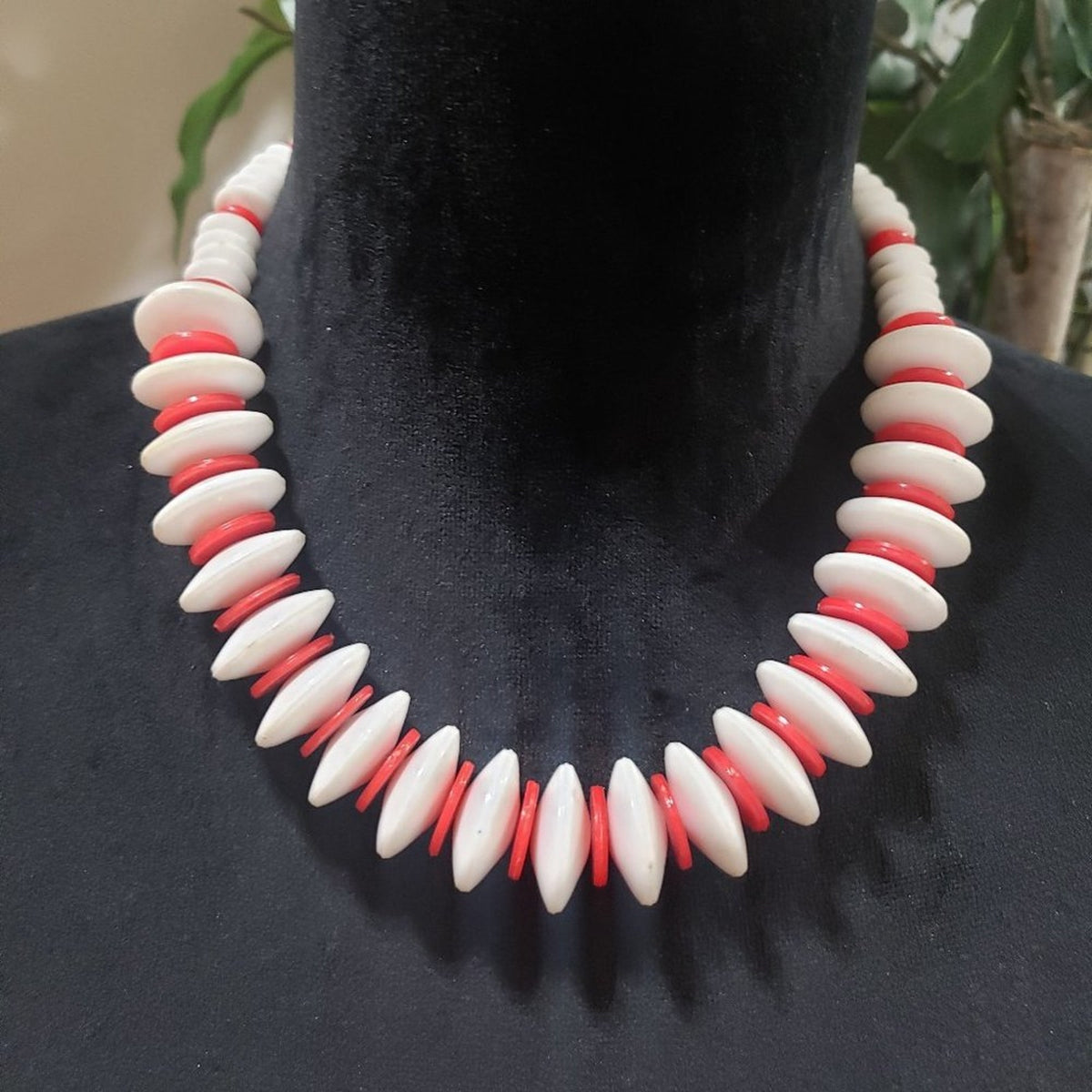 Women's Fashion White & Red Beaded Bib Choker Necklace with Lobster Clasp