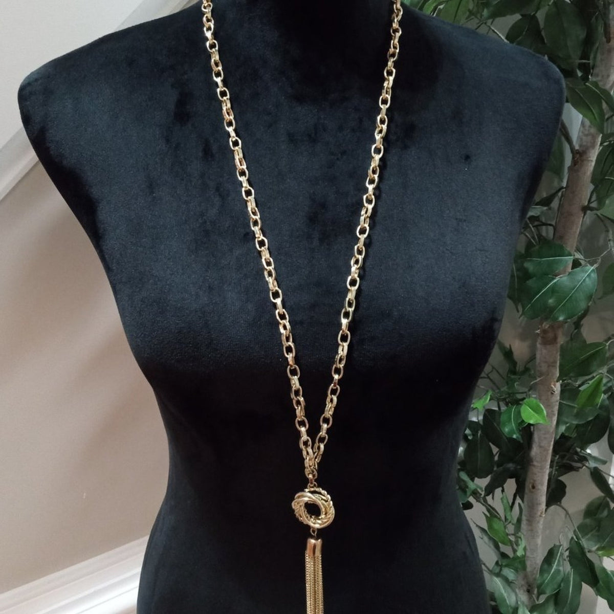 Women Fashion Elegant Gold Tone Tassel Pendant Long Necklace with Lobster Clasp